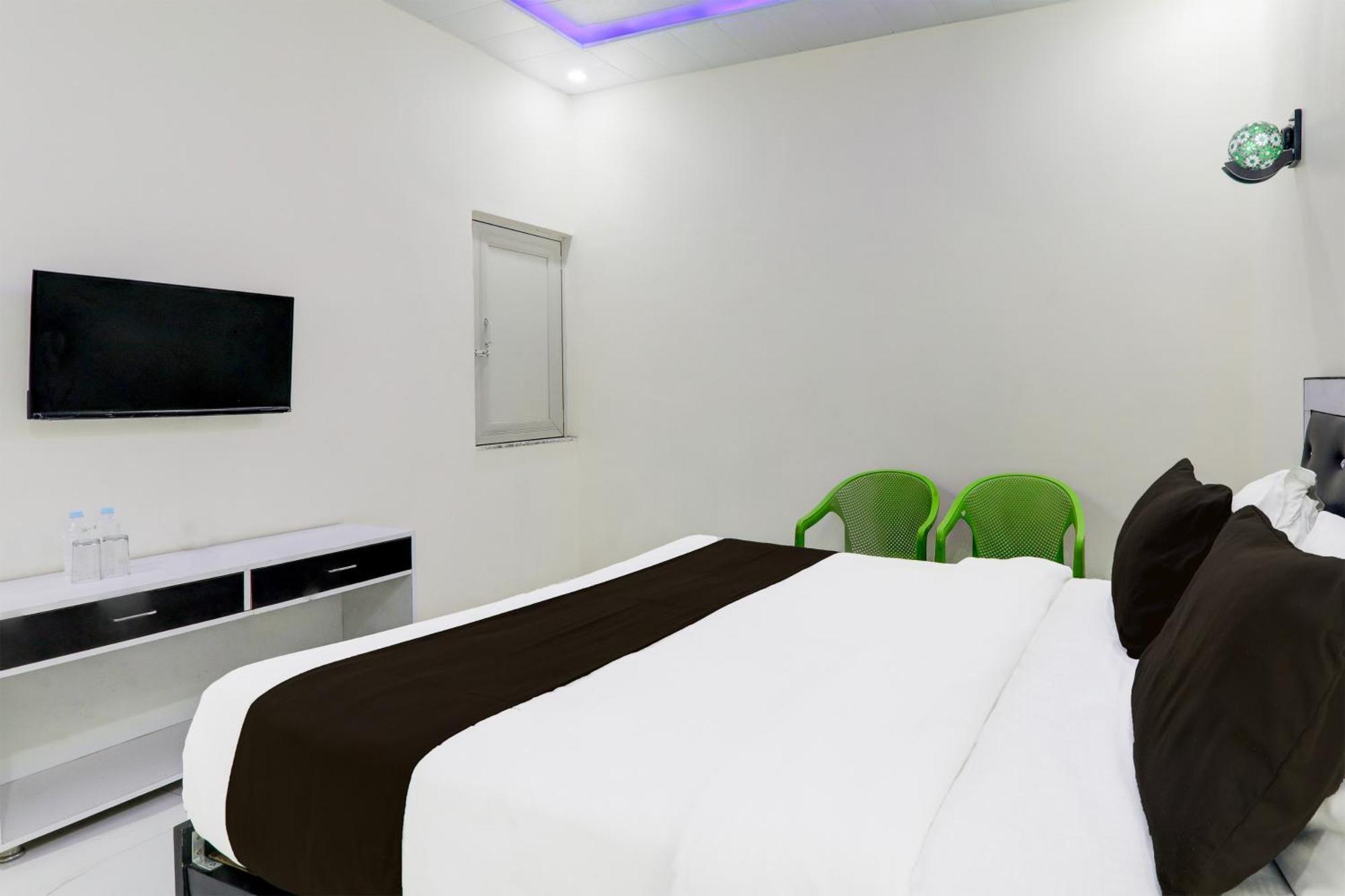Super Hotel O Banthara Near Airport Banthra Sikandarpur Ngoại thất bức ảnh