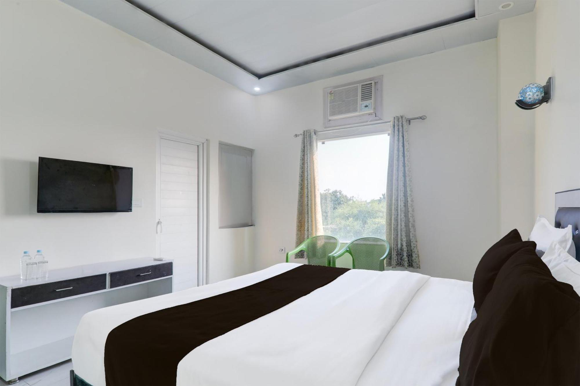 Super Hotel O Banthara Near Airport Banthra Sikandarpur Ngoại thất bức ảnh