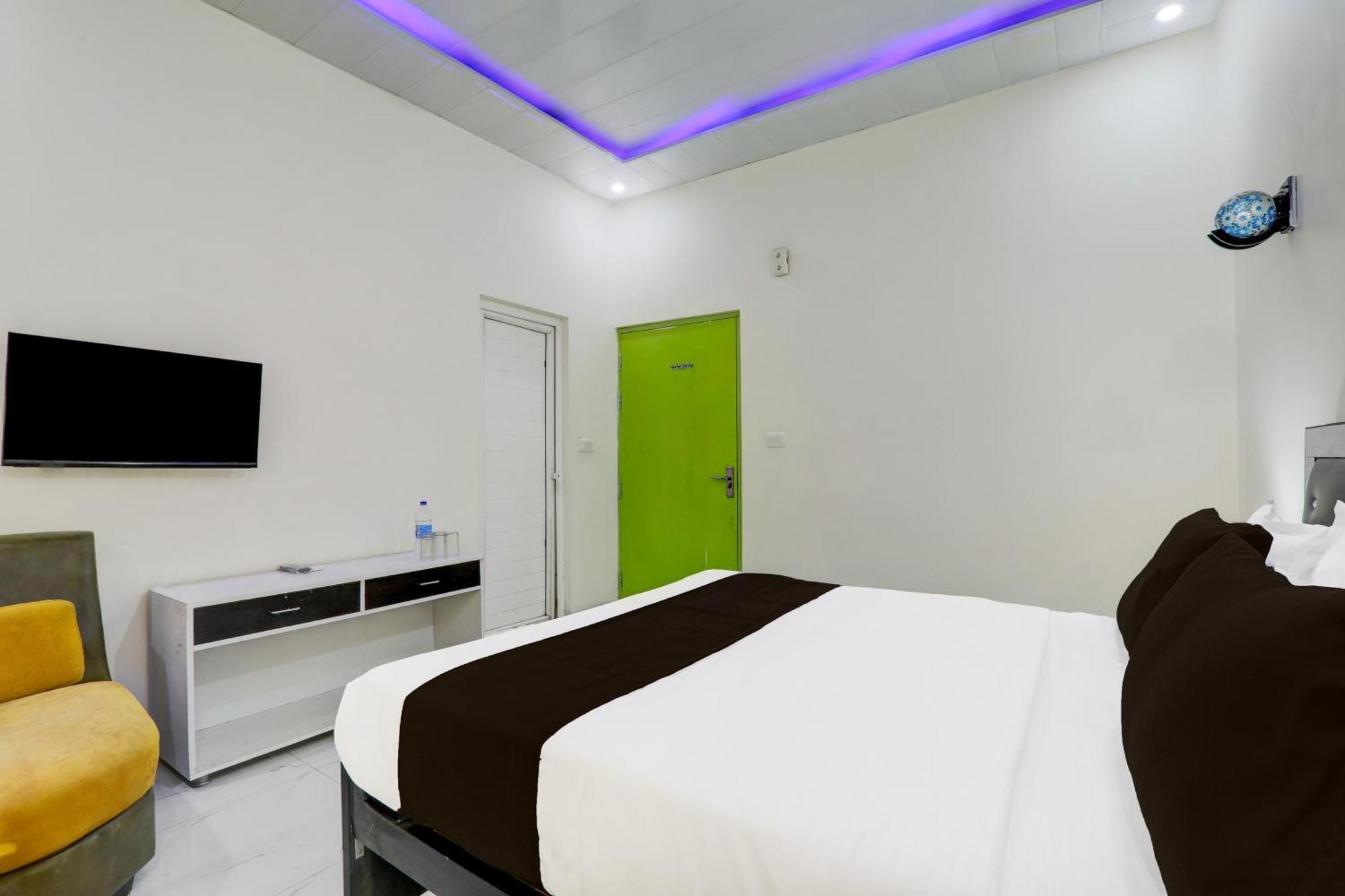 Super Hotel O Banthara Near Airport Banthra Sikandarpur Ngoại thất bức ảnh