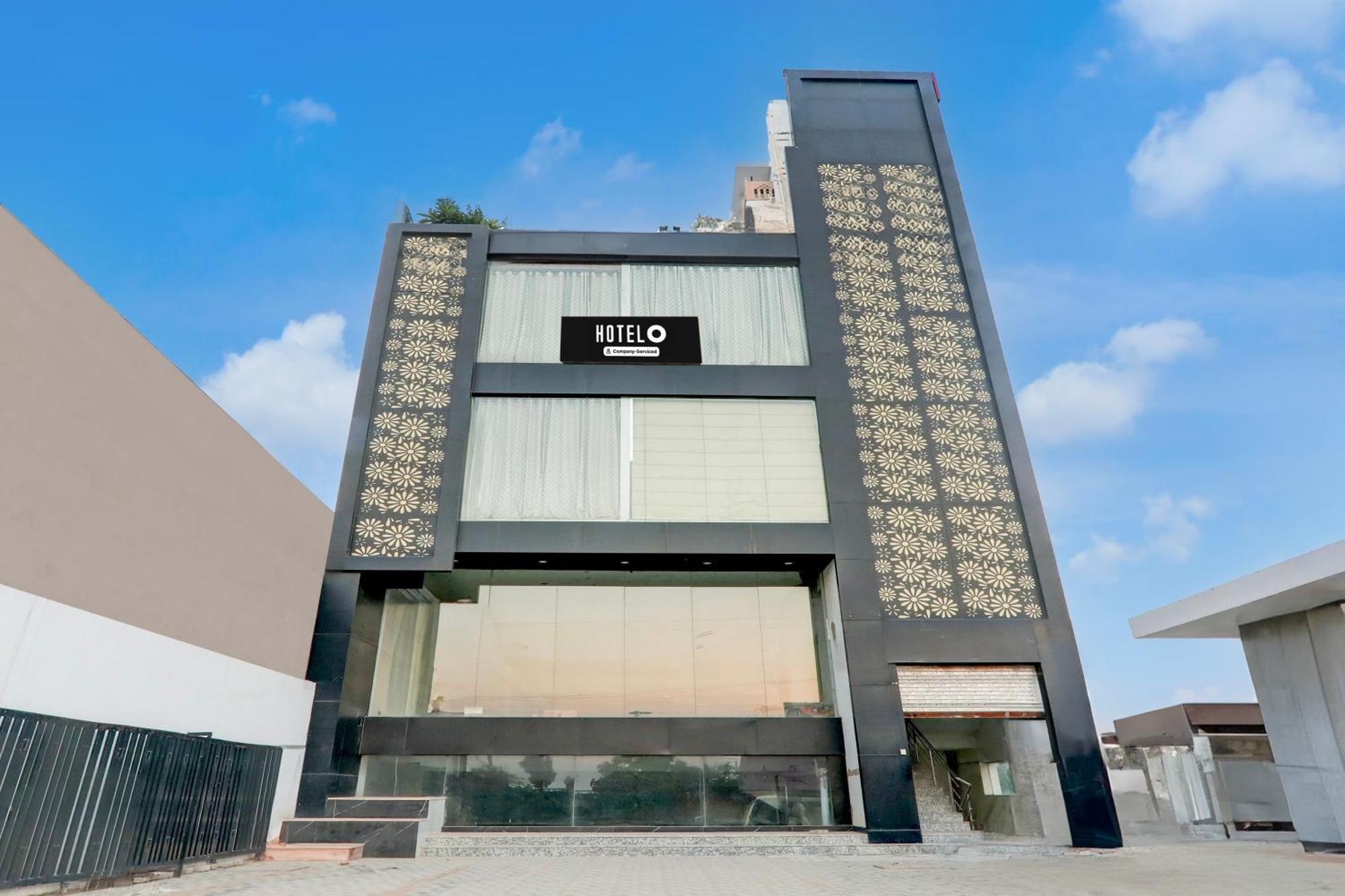 Super Hotel O Banthara Near Airport Banthra Sikandarpur Ngoại thất bức ảnh